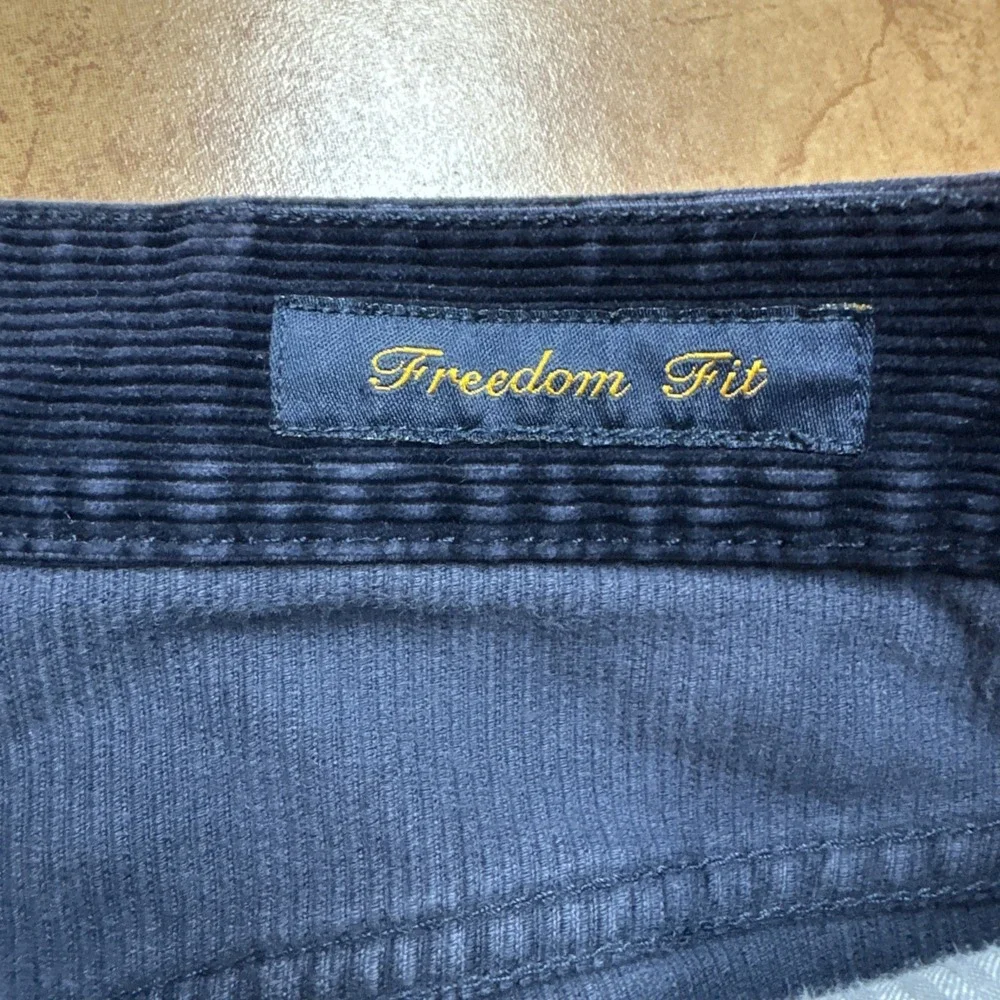 TOMMY HILFIGER Freedom Fit Mens 32 x 32 Navy Blue Corduroy Pants Cotton Vintage